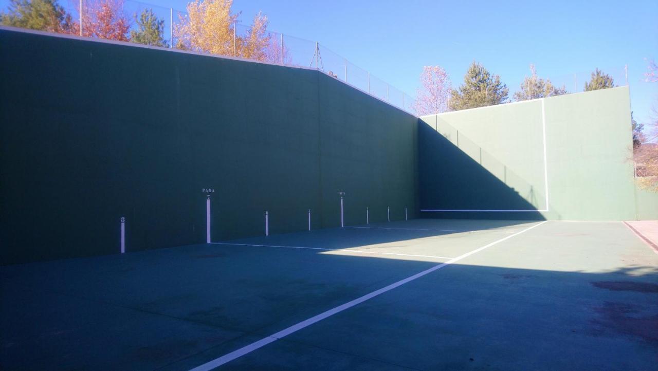 Las Margas. Golf. Bici. Esquí. Piscina. Sabinanigo Exterior foto